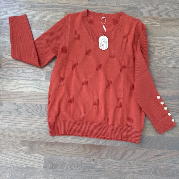 NWT Harvest V Neck Sweater with gold buttons. Size L - Picture 4 of 4